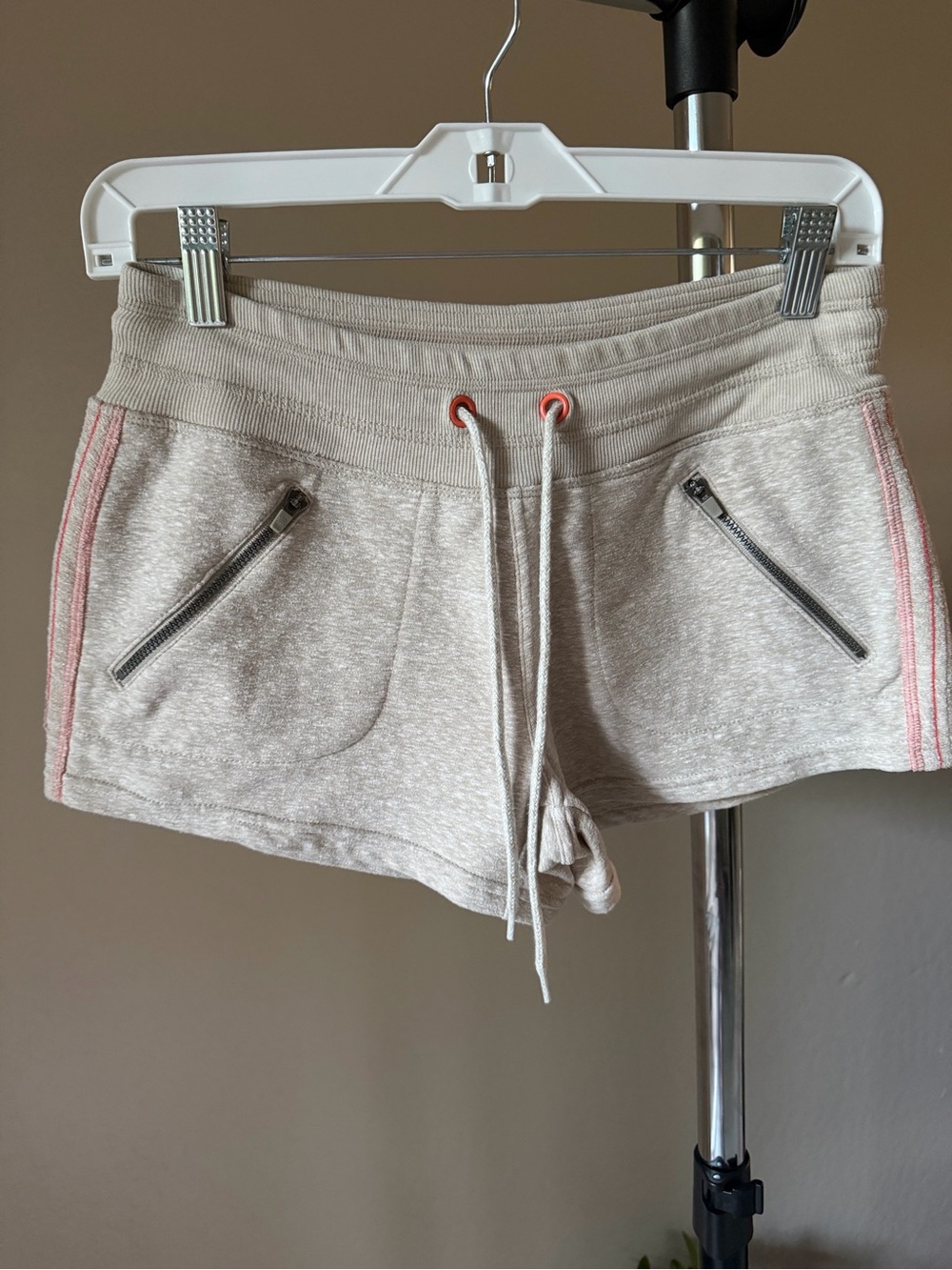 ATHLETA Iatmeal Heather Grey Fleece Sweat Shorts w/ Orange Accents Size XS